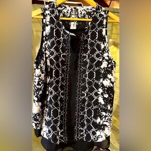 Violet + Clair sleeveless blouse - gently worn